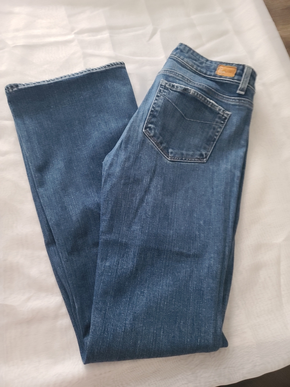 PAIGE Hollywood Hills Bootcut Jeans Size 30 Medium Wash Stretch Denim